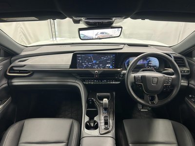 صورة 2 لـ 2025 Toyota CROWN SPORT