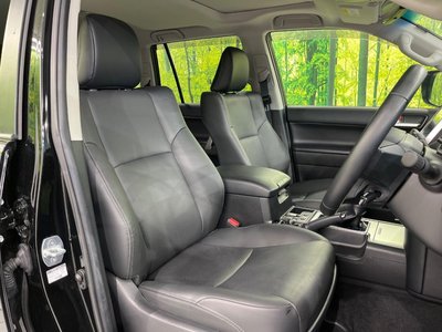 TOYOTA LAND CRUISER PRADO - 8