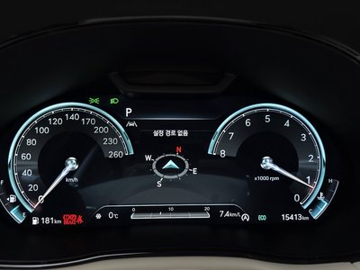 صورة 8 لـ 2023 Genesis GV70