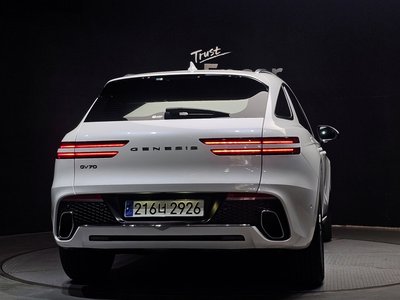 صورة 4 لـ 2023 Genesis GV70