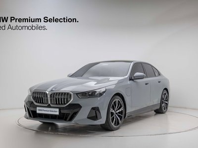 BMW 5 SERIES - 1