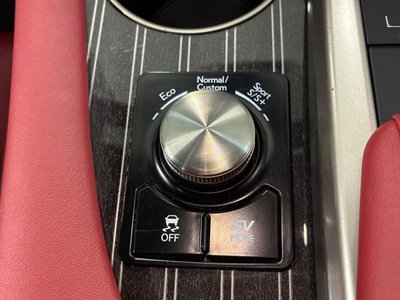 صورة مصغرة 41 لـ 2020 Lexus RX