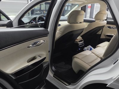 صورة مصغرة 17 لـ 2023 Genesis GV70