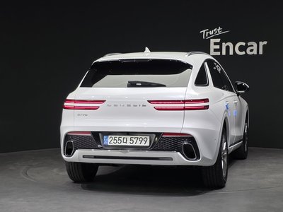 صورة 3 لـ 2023 Genesis GV70