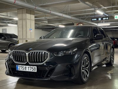 BMW 5 SERIES - 1