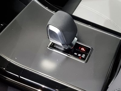 LAND ROVER RANGE ROVER VELAR - 9