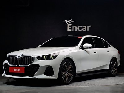 صورة 1 لـ 2025 BMW 5 SERIES