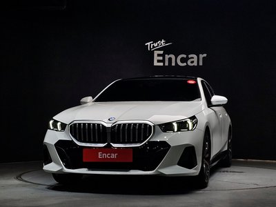 صورة 2 لـ 2025 BMW 5 SERIES