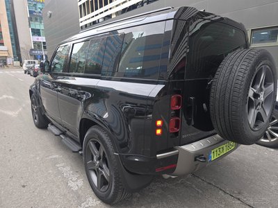 LAND ROVER DEFENDER - 8