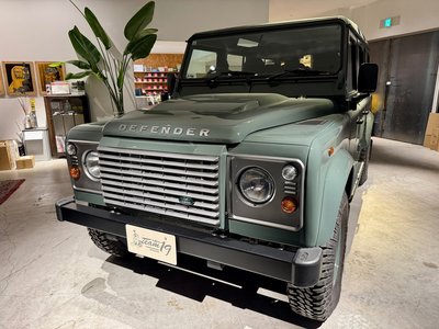 LAND ROVER DEFENDER - 2