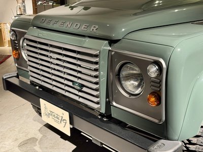 LAND ROVER DEFENDER - 5