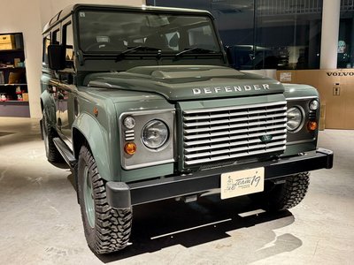 LAND ROVER DEFENDER - 1