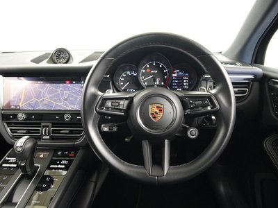 PORSCHE MACAN - 7