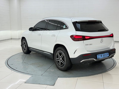 صورة 2 لـ 2025 Mercedes-BENZ EQA