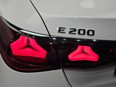 صورة 10 لـ 2025 Mercedes-BENZ E-CLASS