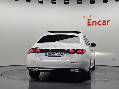 صورة 3 لـ 2025 Mercedes-BENZ E-CLASS