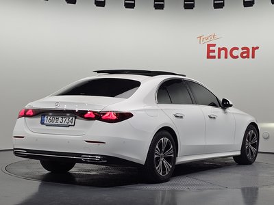 صورة 4 لـ 2025 Mercedes-BENZ E-CLASS