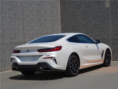 BMW 8 SERIES - 2