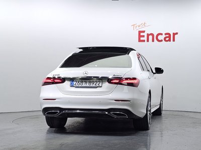 MERCEDES-BENZ E-CLASS - 3