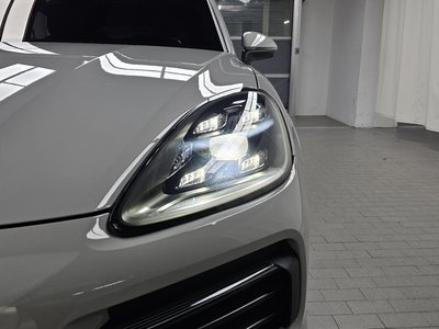 صورة 9 لـ 2022 Porsche CAYENNE