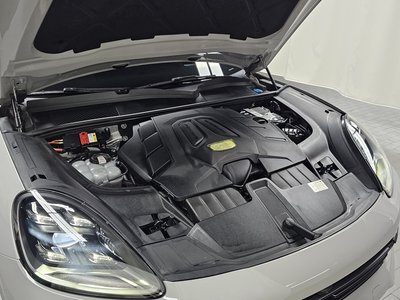 صورة 7 لـ 2022 Porsche CAYENNE