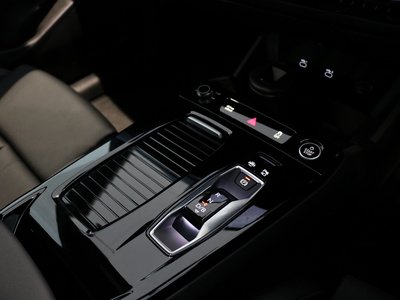 2025 AUDI Q6 E-TRON — миниатюра 16
