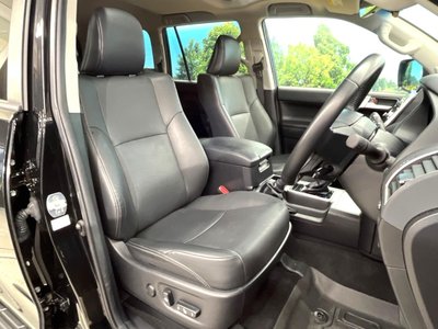 TOYOTA LAND CRUISER PRADO - 9