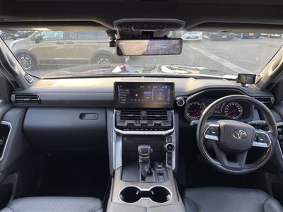 TOYOTA LAND CRUISER 300 - 4