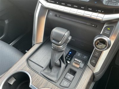 2023 Toyota LAND CRUISER 300 — миниатюра 12