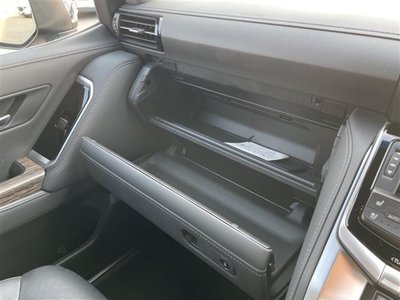 2023 Toyota LAND CRUISER 300 — миниатюра 19