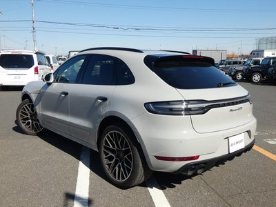 PORSCHE MACAN - 8
