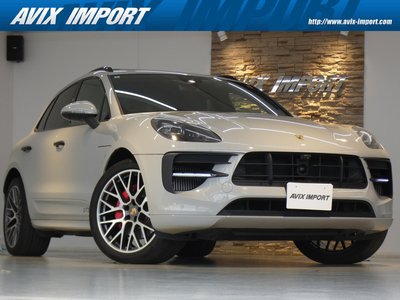 PORSCHE MACAN - 2