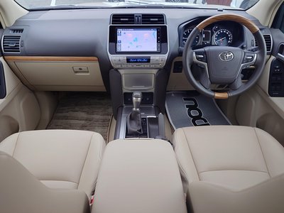 TOYOTA LAND CRUISER PRADO - 9