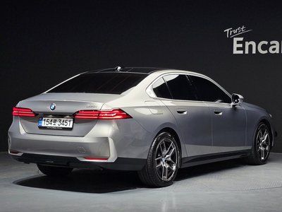 BMW 5 SERIES - 4