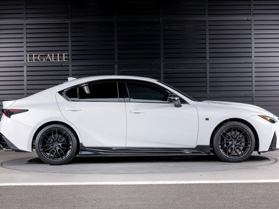 2023 Lexus IS photo 6