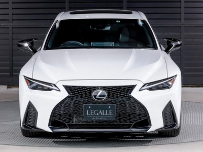 2023 Lexus IS photo 4