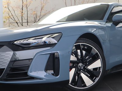 صورة 10 لـ 2024 AUDI E-TRON GT QUATTRO