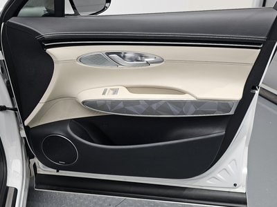 2023 Genesis GV70 — миниатюра 14