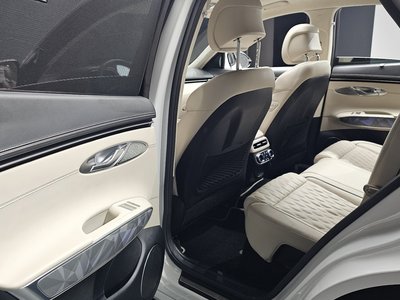 2023 Genesis GV70 — миниатюра 16
