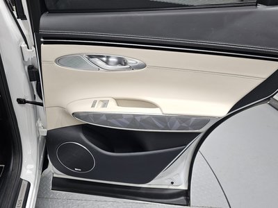 2023 Genesis GV70 — миниатюра 15