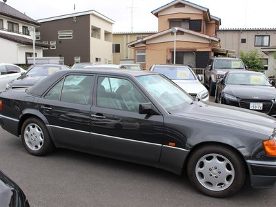 MERCEDES-BENZ E-CLASS - 4