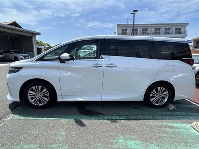 2025 Toyota ALPHARD photo 5