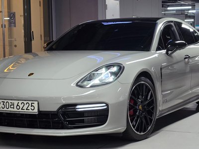 2020 Porsche PANAMERA 照片 1
