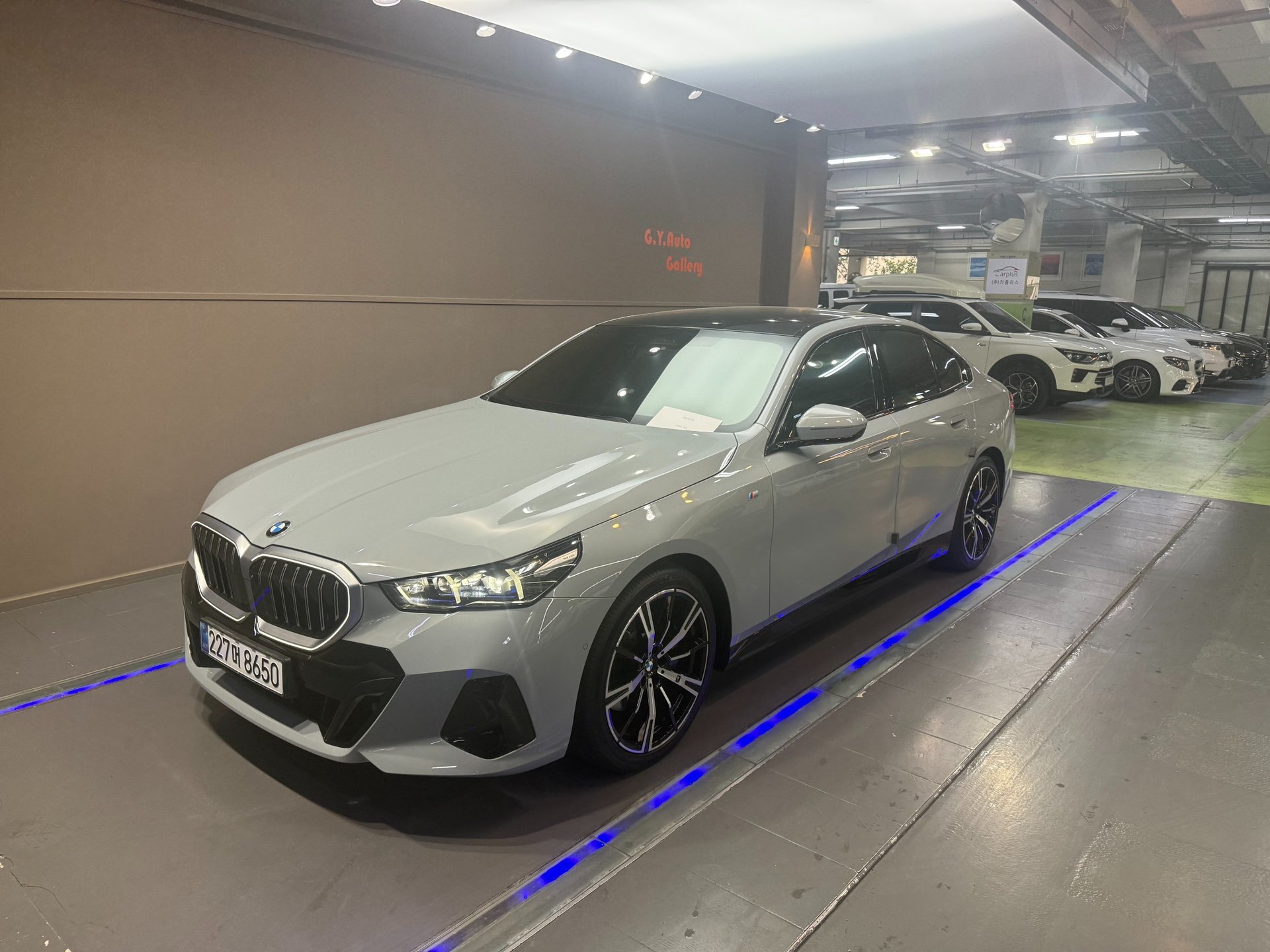 BMW 5 SERIES - View 1