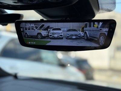 2025 Lamborghini URUS thumbnail 32