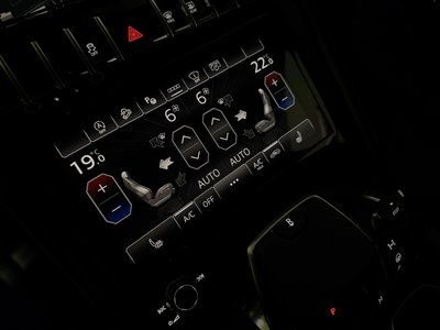2025 Lamborghini URUS thumbnail 25