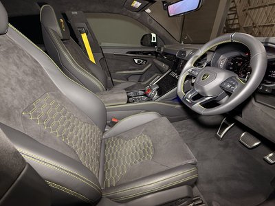 2025 Lamborghini URUS thumbnail 18