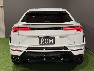 2025 Lamborghini URUS thumbnail 16
