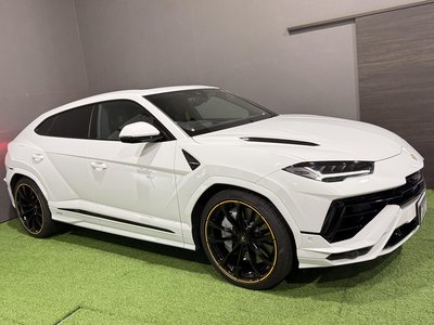 2025 Lamborghini URUS thumbnail 12