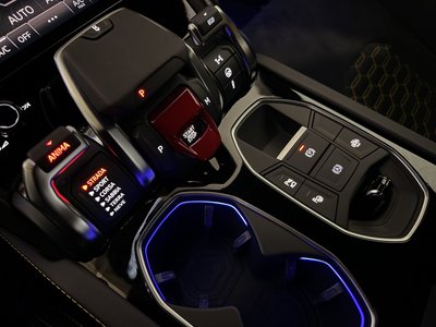 2025 Lamborghini URUS thumbnail 26